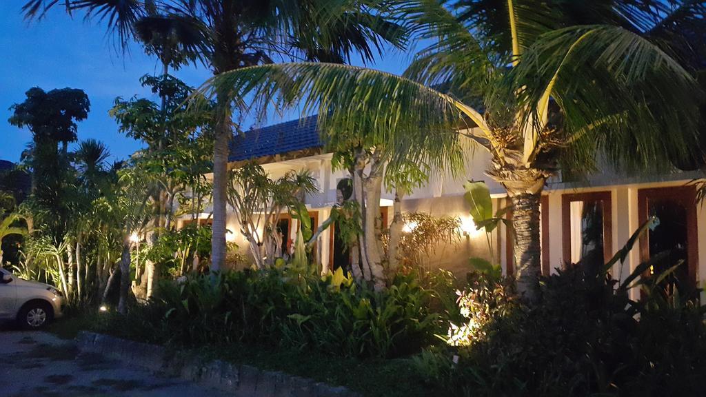 Kampoeng Nelayan Hotel Палу Екстер'єр фото