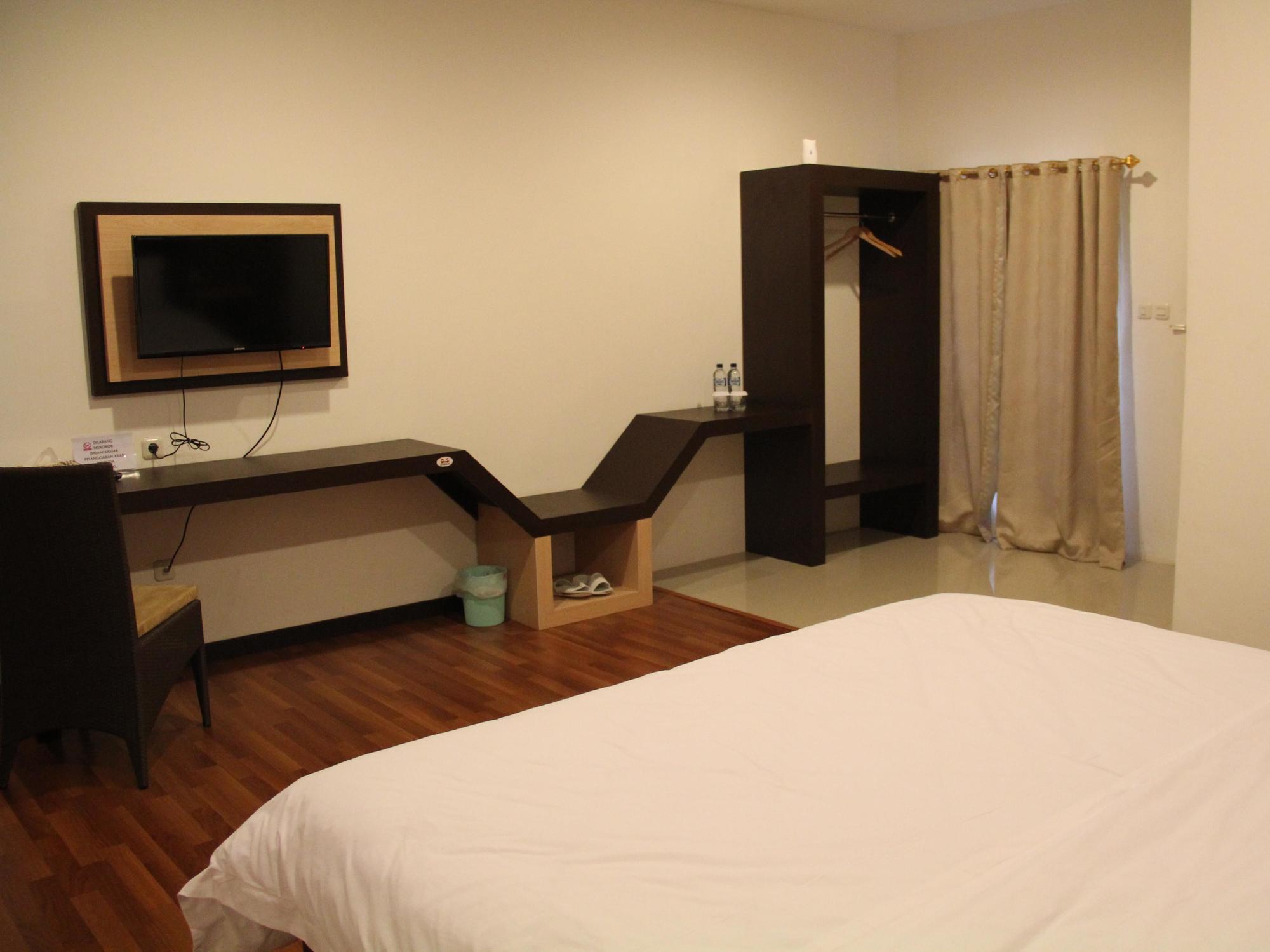 Kampoeng Nelayan Hotel Палу Екстер'єр фото